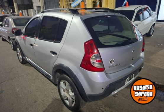 Autos - Renault Sandero 2010 Nafta 180000Km - En Venta