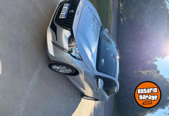 Autos - Peugeot 208 2021 Nafta 117000Km - En Venta