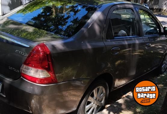 Autos - Toyota Etios 2017 Nafta 115000Km - En Venta