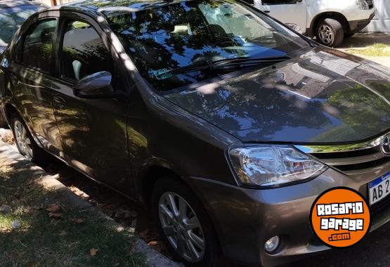 Autos - Toyota Etios 2017 Nafta 115000Km - En Venta