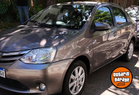 Autos - Toyota Etios 2017 Nafta 115000Km - En Venta