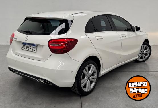 Autos - Mercedes Benz A200 a 200 IMPECABLE 2017 Nafta 160000Km - En Venta