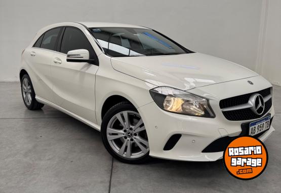Autos - Mercedes Benz A200 a 200 IMPECABLE 2017 Nafta 160000Km - En Venta