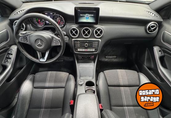 Autos - Mercedes Benz A200 a 200 IMPECABLE 2017 Nafta 160000Km - En Venta