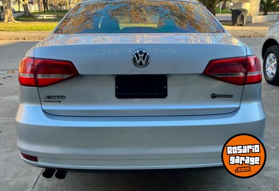 Autos - Volkswagen Vento 2015 Nafta 150000Km - En Venta