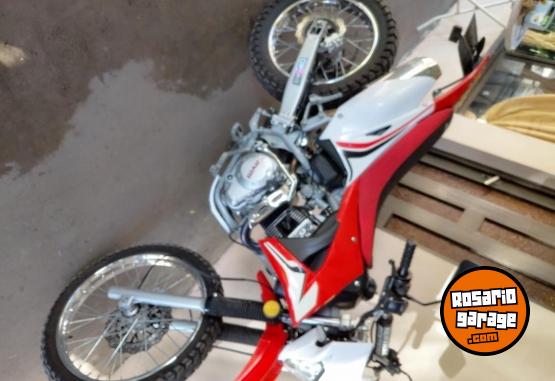Motos - RVM Cz 250 L 2025 Nafta 3300Km - En Venta