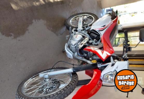Motos - RVM Cz 250 L 2025 Nafta 3300Km - En Venta