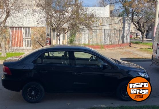 Autos - Volkswagen Voyage 2012 Nafta 130000Km - En Venta
