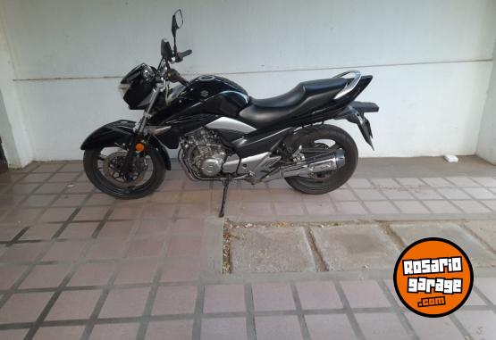 Motos - Suzuki Inazuma 250 2015 Nafta 40000Km - En Venta