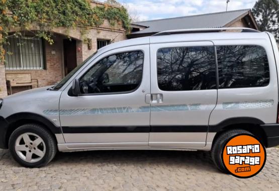 Utilitarios - Peugeot Partner Patagonica 2019 Diesel 115000Km - En Venta