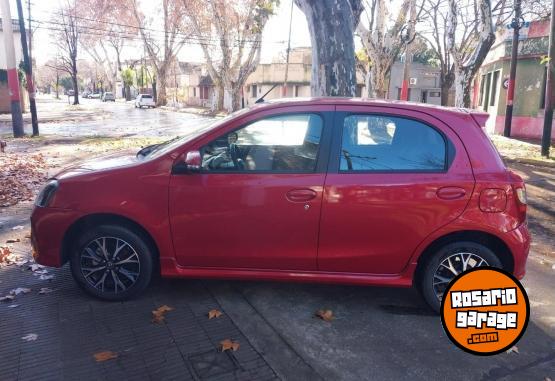 Autos - Toyota Etios XLS 2022 Nafta 46000Km - En Venta