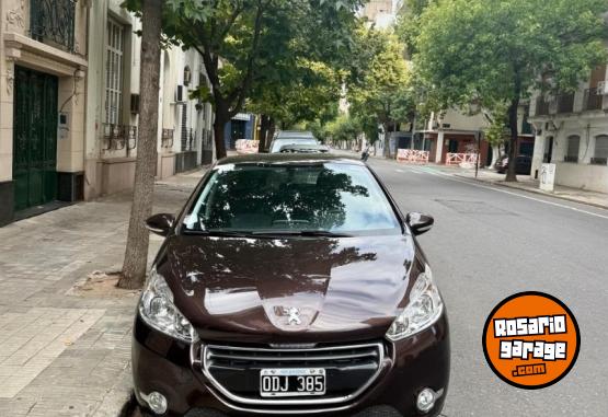 Autos - Peugeot 208 2014 Nafta 112000Km - En Venta