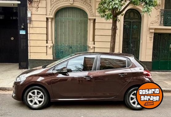 Autos - Peugeot 208 2014 Nafta 112000Km - En Venta