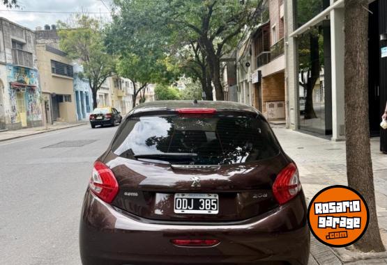 Autos - Peugeot 208 2014 Nafta 112000Km - En Venta