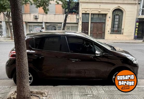 Autos - Peugeot 208 2014 Nafta 112000Km - En Venta
