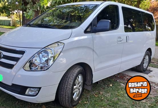 Utilitarios - Hyundai H1 2017 Nafta 105000Km - En Venta