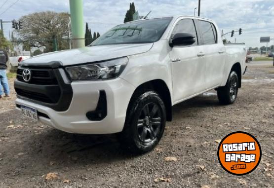 Camionetas - Toyota HILUX SR 2021 Diesel 111111Km - En Venta