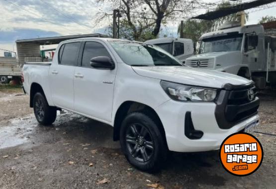 Camionetas - Toyota HILUX SR 2021 Diesel 111111Km - En Venta