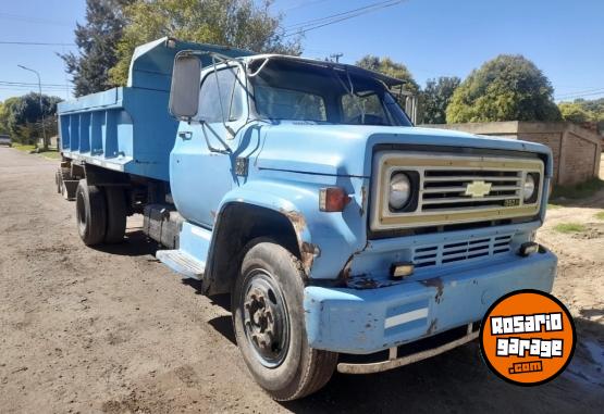 Camiones y Gr�as - Chevrolet 714 con Volcadora - En Venta