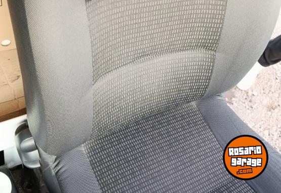 Autos - Citroen Berlingo 2023 Nafta 198000Km - En Venta