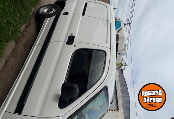 Utilitarios - Peugeot Partner 2020 GNC 140000Km - En Venta