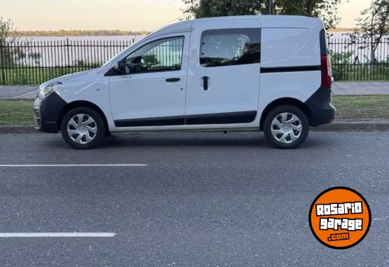 Utilitarios - Renault Kangoo Express 5 A 2025 GNC 46000Km - En Venta
