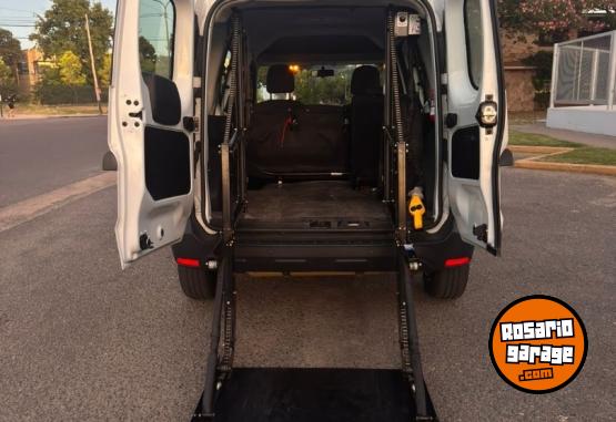 Utilitarios - Renault Kangoo Express 5 A 2025 GNC 46000Km - En Venta