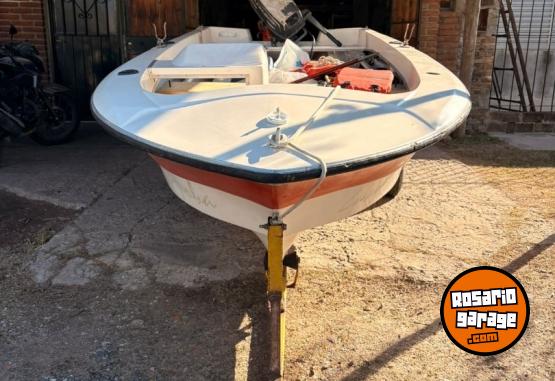 Embarcaciones - Bote de 5mts con motor. Papeles - En Venta
