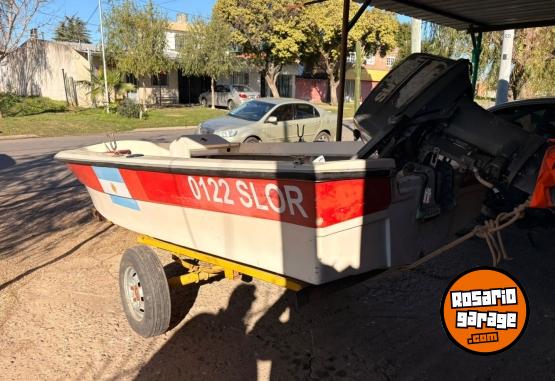 Embarcaciones - Bote de 5mts con motor. Papeles - En Venta