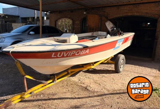 Embarcaciones - Bote de 5mts con motor. Papeles - En Venta