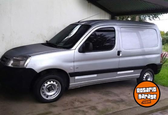 Utilitarios - Peugeot Partner furg�n confort 2011 Diesel 210000Km - En Venta