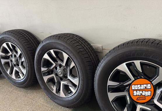 Accesorios para Autos - Toyota Hilux,juego nuevo - En Venta