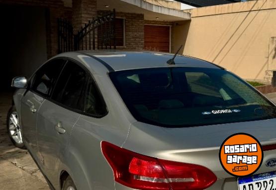 Autos - Ford Focus 2018 GNC 85000Km - En Venta