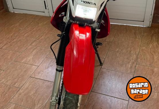Motos - Honda Tornados 250 2021 Nafta 8200Km - En Venta