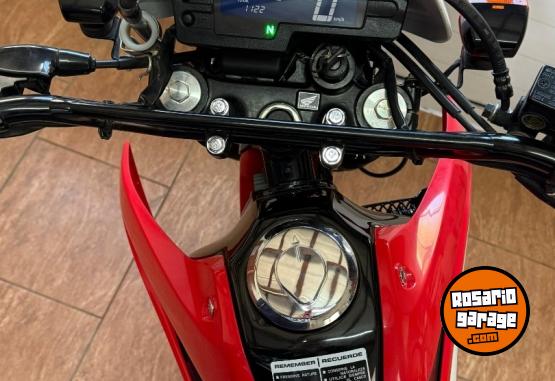 Motos - Honda Tornados 250 2021 Nafta 8200Km - En Venta