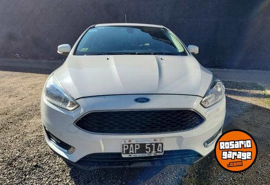 Autos - Ford Focus SE Plus Hatchback 2015 Nafta 72000Km - En Venta