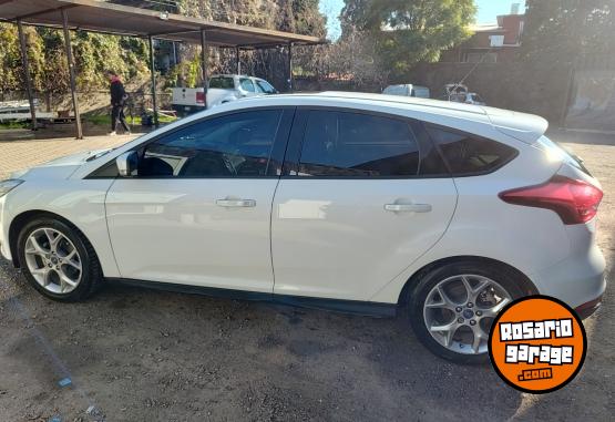 Autos - Ford Focus SE Plus Hatchback 2015 Nafta 72000Km - En Venta