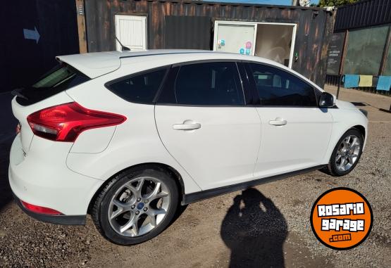 Autos - Ford Focus SE Plus Hatchback 2015 Nafta 72000Km - En Venta