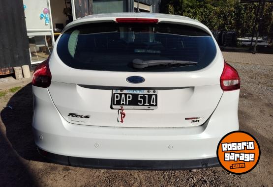 Autos - Ford Focus SE Plus Hatchback 2015 Nafta 72000Km - En Venta