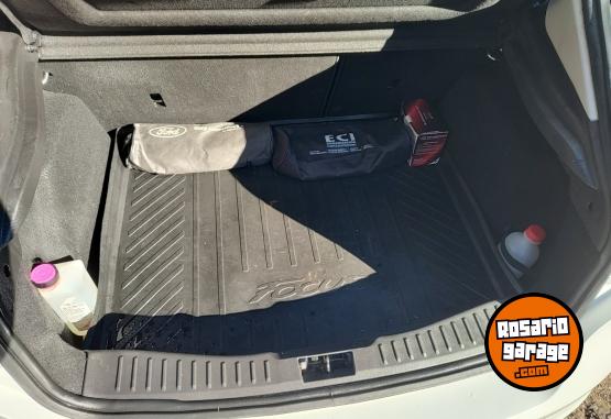 Autos - Ford Focus SE Plus Hatchback 2015 Nafta 72000Km - En Venta