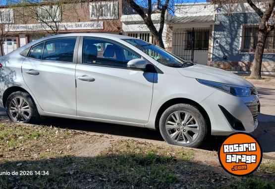 Autos - Toyota Yaris Sed�n 2021 Nafta 13000Km - En Venta