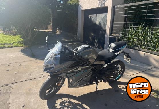Motos - CF 300 SR 2024 Nafta 5000Km - En Venta
