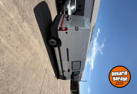 Utilitarios - Renault Master 2013 Diesel 421000Km - En Venta