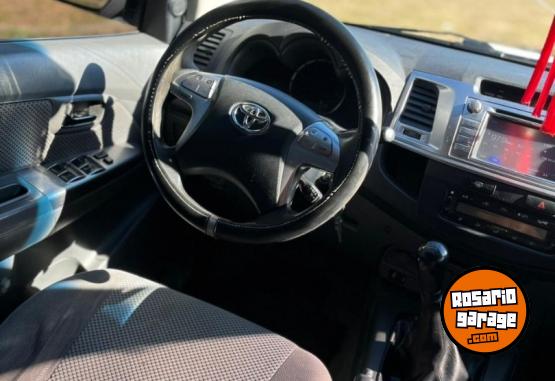Camionetas - Toyota Hilux 2014 Diesel 240000Km - En Venta