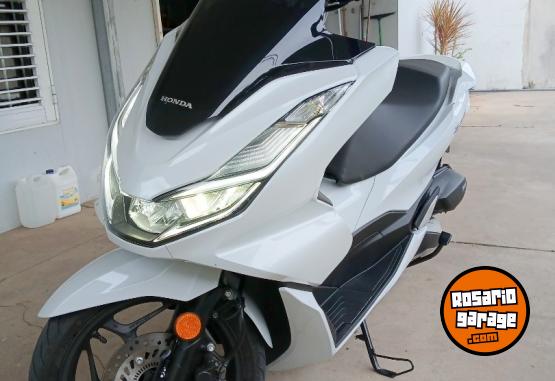 Motos - Honda PCX 160 2026 Nafta 1400Km - En Venta