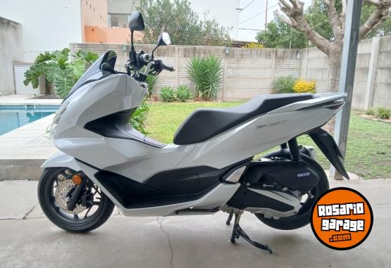 Motos - Honda PCX 160 2026 Nafta 1400Km - En Venta