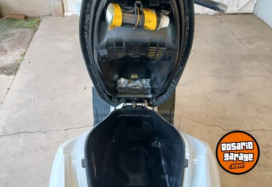 Motos - Honda PCX 160 2026 Nafta 1400Km - En Venta