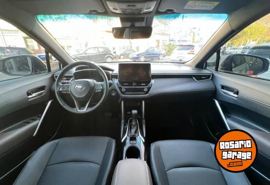 Autos - Toyota Corolla Cross Seg 2025 Nafta 2600Km - En Venta