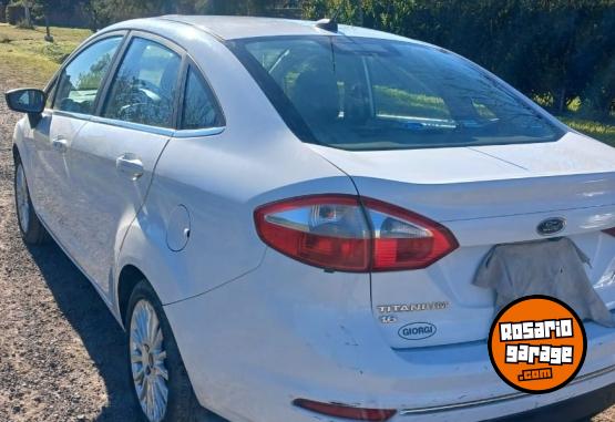 Autos - Ford Fiesta 2015 Nafta 67170Km - En Venta