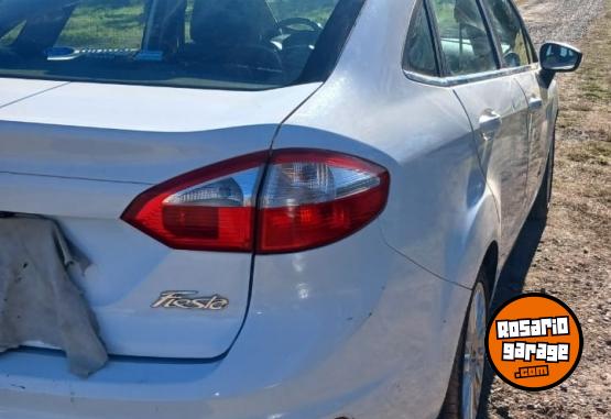 Autos - Ford Fiesta 2015 Nafta 67170Km - En Venta